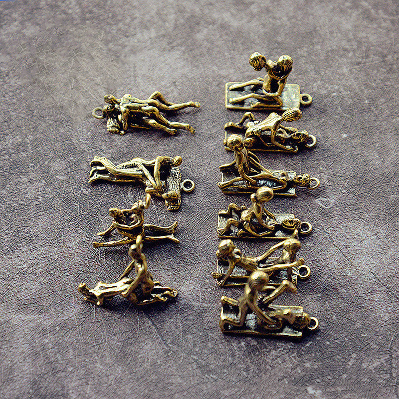 Creative Personality Antique Small Bronze Men And Women Keychain