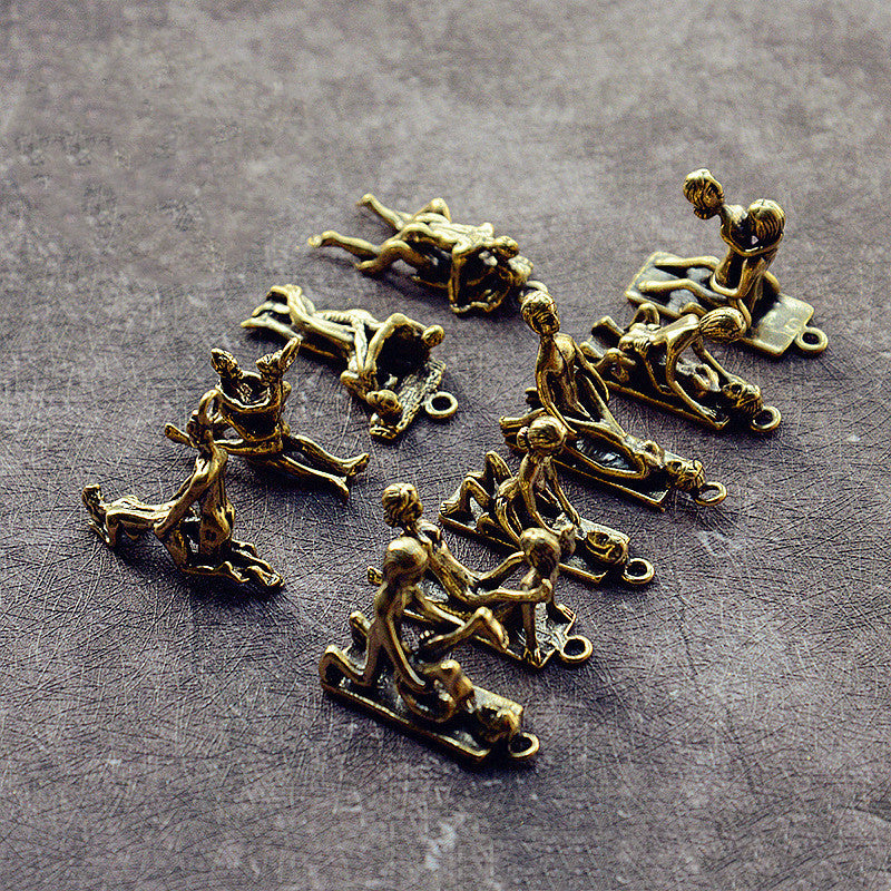 Creative Personality Antique Small Bronze Men And Women Keychain